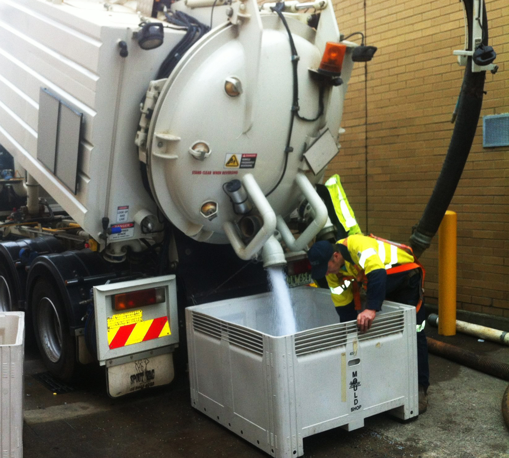 Pressure Works’ vacuum loading services are employed when access is limited, to contain spills, when product or waste is stored in tanks or pits, during plant maintenance, or flooding, and pit cleaning.